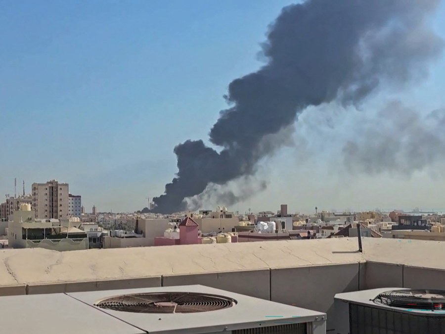 US Escalates Iran Strikes Amid Gulf Tensions