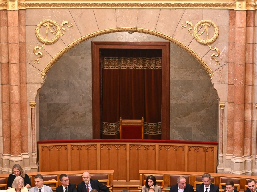 Hungarian Parliament Moves to Oust President Sulyok