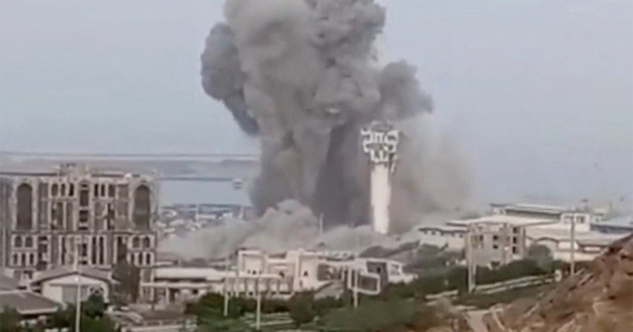 US Intensifies Strikes on Iran Amidst Rising Gulf Tensions